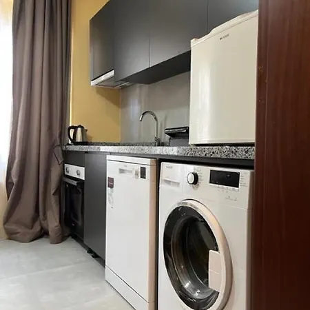 Cozy Flat With Balcony Near Taksim Square * Istanboel