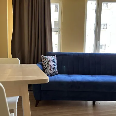 Cozy Flat With Balcony Near Taksim Square 이스탄불