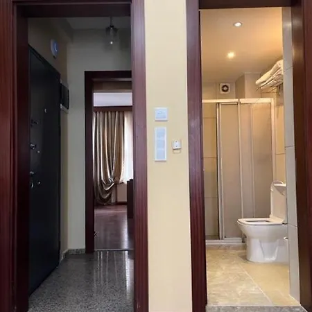 Cozy Flat With Balcony Near Taksim Square 아파트