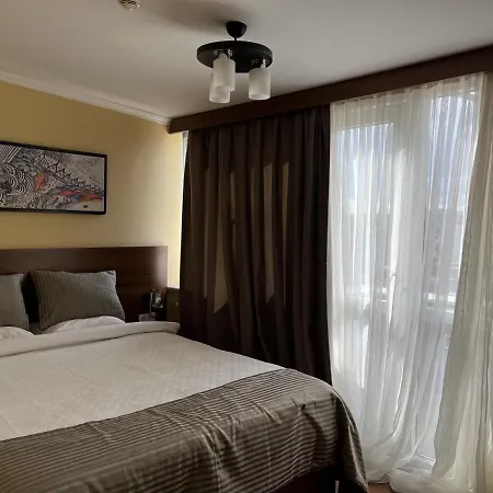 아파트 Cozy Flat With Balcony Near Taksim Square *